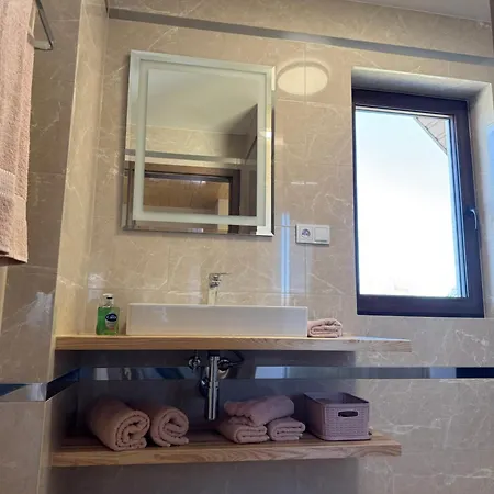 Nad Lasem - W Gorach Alpstuga