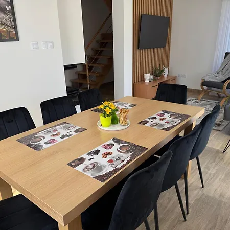 Nad Lasem - W Gorach Alpstuga *