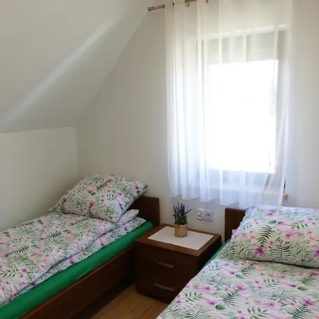 Alpstuga Nad Lasem - W Gorach