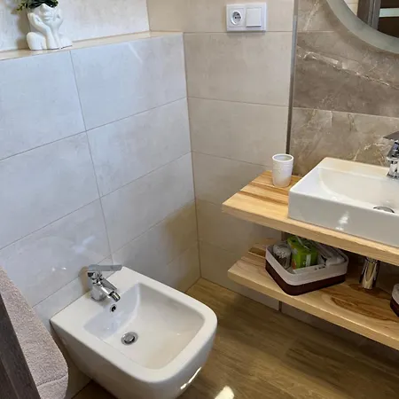 Nad Lasem - W Gorach Alpstuga Toporzysko (Sucha)