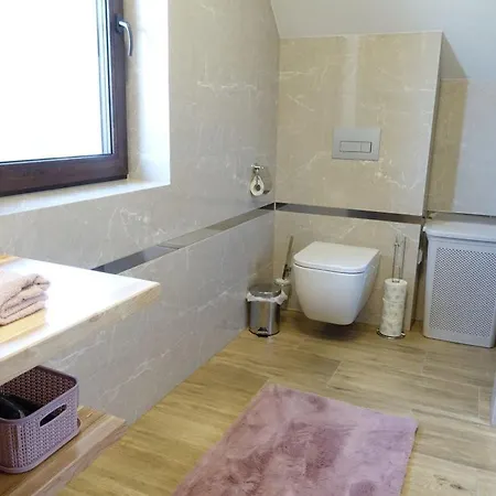 Nad Lasem - W Gorach Alpstuga *