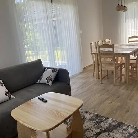 Nad Lasem - W Gorach Alpstuga *