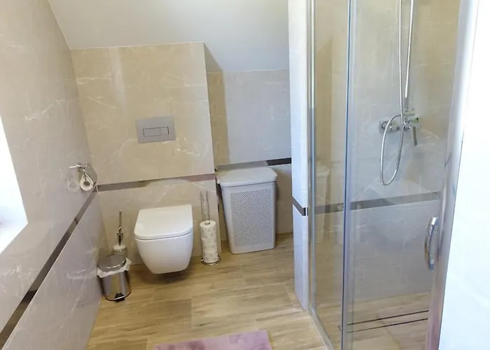 Nad Lasem - W Gorach شاليه *