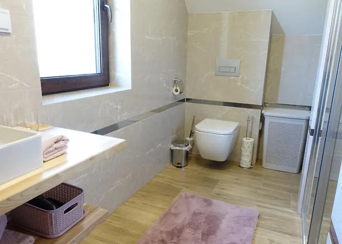 Nad Lasem - W Gorach شاليه *